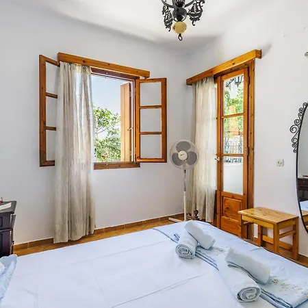 Balou Apartment Skopelos Town Exterior photo